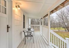 其他 4 Cozy Campbell Hall Getaway w/ Porch!