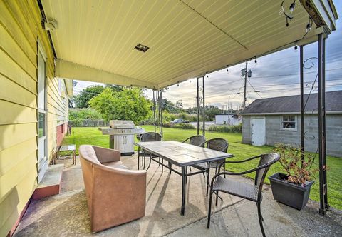 Others Albany Home w/ Fenced Yard & Patio - Pets Welcome!