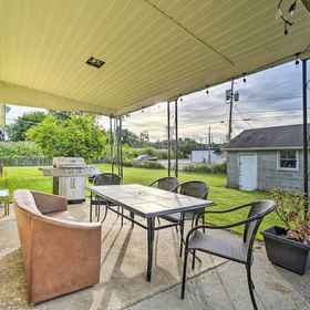 Primary image 1 알바니 홈 w/ 울타리가 있는 마당 & 패티오 - 반려동물 환영!, 트로이 저축 은행 뮤직 홀 호텔