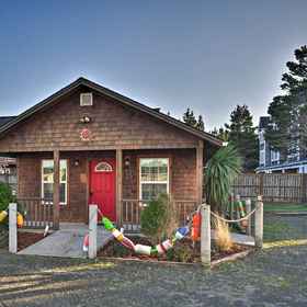 Primary image1Coastal Retreat in Long Beach: Walk to Attractions,太平洋县飯店