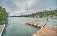 Lainnya 2 Soldotna Fishing Lodges w/ Dock on Kenai River!