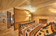 Lain-lain 4 Warm & Cozy Adirondacks Cabin on Otter Lake!