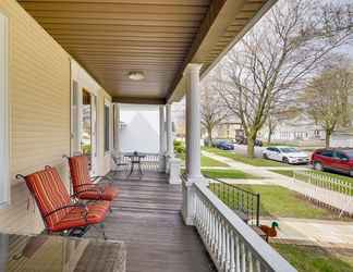 Others 2 Updated Sheboygan Home w/ Porch < 1 Mi to Beach