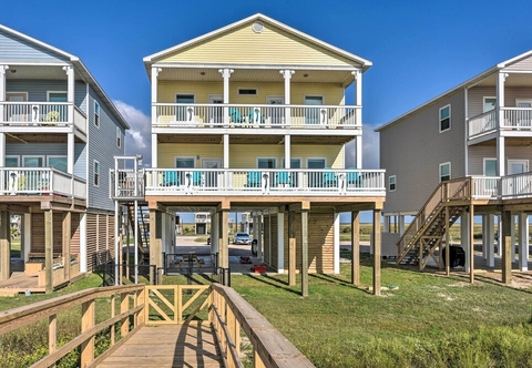 Others Beachfront Retreat With 2 Decks, Patio & Views!