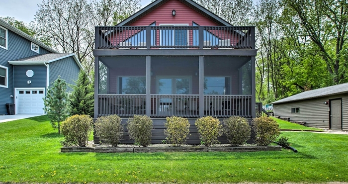 Others Waterfront Lake Koshkonong Home w/ Pier & Fire Pit