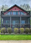 Imej utama Waterfront Lake Koshkonong Home w/ Pier & Fire Pit