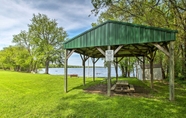 Others 4 Waterfront Lake Koshkonong Home w/ Pier & Fire Pit