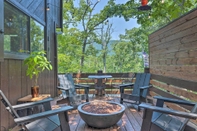 Others Top Shelf Home w/ Deck ~1 Mi to Ski Slopes!