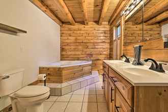 Others 4 'wren's Nest Cabin' on 15 Acres w/ Hot Tub!