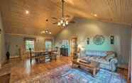 Lainnya 2 Rural Hays Hideaway w/ Game Room & Mountain Views!