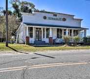 Lain-lain 2 Cozy Currituck Home w/ Fire Pit Near Ferry!