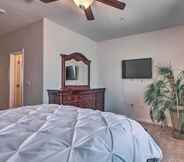 Others 3 Luxe Retreat w/ Mtn Views < 5 Mi to Dtwn Reno!