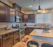 Others 6 Luxe Retreat w/ Mtn Views < 5 Mi to Dtwn Reno!