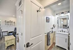 其他 5 Mountain Homestead: Swim, Hike, & Camp On-site!