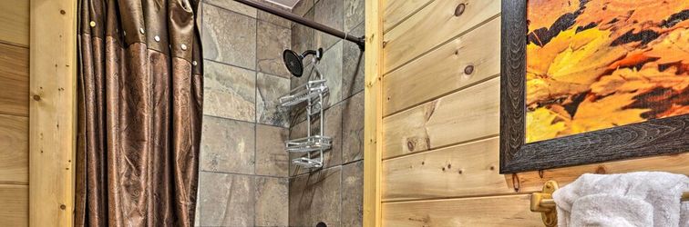 기타 Luxe Cabin w/ Hot Tub, Theater, Pool Table, Arcade