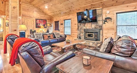 기타 2 Luxe Cabin w/ Hot Tub, Theater, Pool Table, Arcade