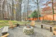 Others Albrightsville Abode w/ Lake Access + Fire Pit