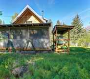 Others 3 Historic Century-old Cabin in Downtown Hope