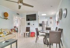 Lain-lain 3 Indian Rocks Beach Retreat, Walk to Beaches!