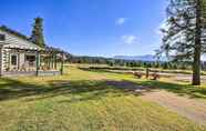 อื่นๆ 4 Family Home w/ Stunning River & Mountain View