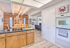 其他 6 Pet-friendly Rockaway Beach Home w/ Fire Pit!