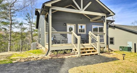 อื่นๆ 2 Pigeon Forge Cabin: Private Hot Tub & Views!