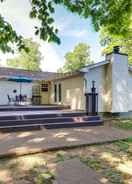 Imej utama Bright Knoxville Vacation Rental w/ Large Backyard