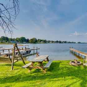 Primary image1Bayfront Home w/ Dock & Deck in Wolcott!,韦恩县飯店