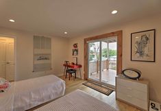 其他 4 Yonkers Apt w/ Balcony: Walk to Train Station!