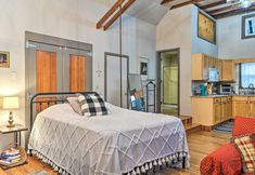 Others 5 Pet-friendly Loft Vacation Rental w/ Fire Pit!