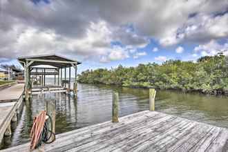 อื่นๆ 4 Merritt Island Home w/ Boat Dock on Canal Front!