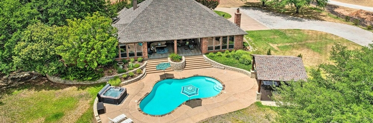 Others Luxe Granbury Abode w/ Pool ~ 4 Mi to Lake!