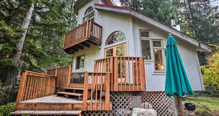 Khác Enchanting Escape w/ Hot Tub, Decks & Views!