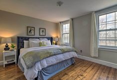 其他 7 Spacious Stone Ridge Family Home: 6 Private Acres!