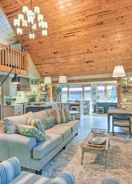 Imej utama Waterfront Hayesville Home: Kayaking & Views