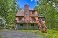 Lainnya Pocono Mountains Retreat w/ Deck & Fire Pit!