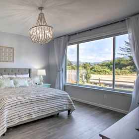 Interior 1 Luxury Home on Golf Course: Walk to the Beach!, Ecola State Park Hotels