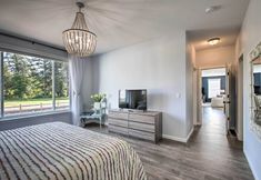 其他 3 Luxury Home on Golf Course: Walk to the Beach!