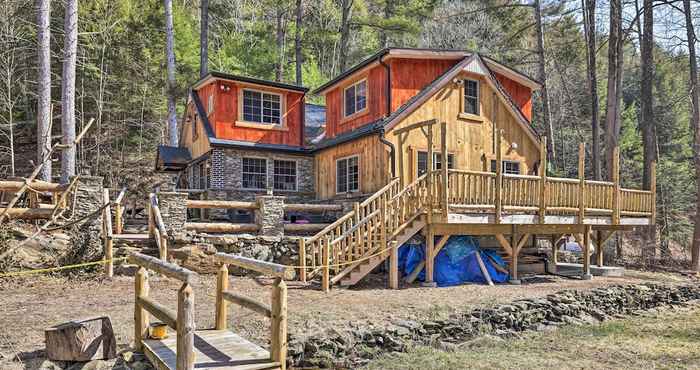 Lain-lain Spacious Escape w/ Deck & Ponds Near Skiing!