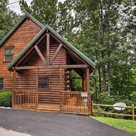 Primary image1Pigeon Forge Cabin w/ Hot Tub, Grill & Pool Table!,Pigeon Forge別墅