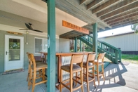 Others House w/ Wraparound Deck Near Lake Mcconaughy