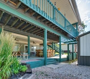 Lain-lain 5 House w/ Wraparound Deck Near Lake Mcconaughy