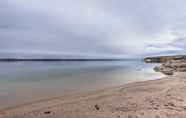 Others 4 House w/ Wraparound Deck Near Lake Mcconaughy