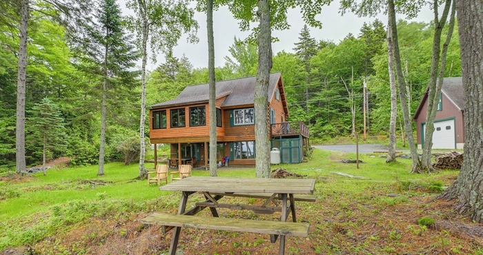 Khác Lakefront Maine Retreat w/ Deck, Dock & Fire Pit!