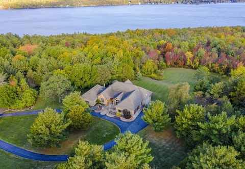 Lainnya Luxurious Finger Lakes Home w/ Game Room & Deck!