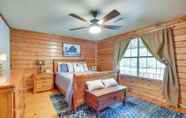 Lainnya 3 Luxury Lake Livingston Cabin w/ Deck & Hot Tub!