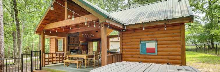 Others Luxury Lake Livingston Cabin w/ Deck & Hot Tub!