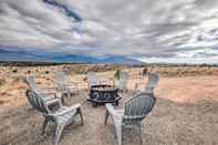 Others Family-friendly Desert Home ~ 10 Mi to Taos!