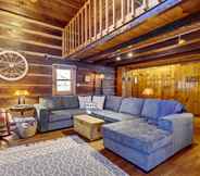 Others 2 Cozy Log Cabin: 6 Mi to Great Smoky Mtns NP!