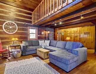 Others 2 Cozy Log Cabin: 6 Mi to Great Smoky Mtns NP!